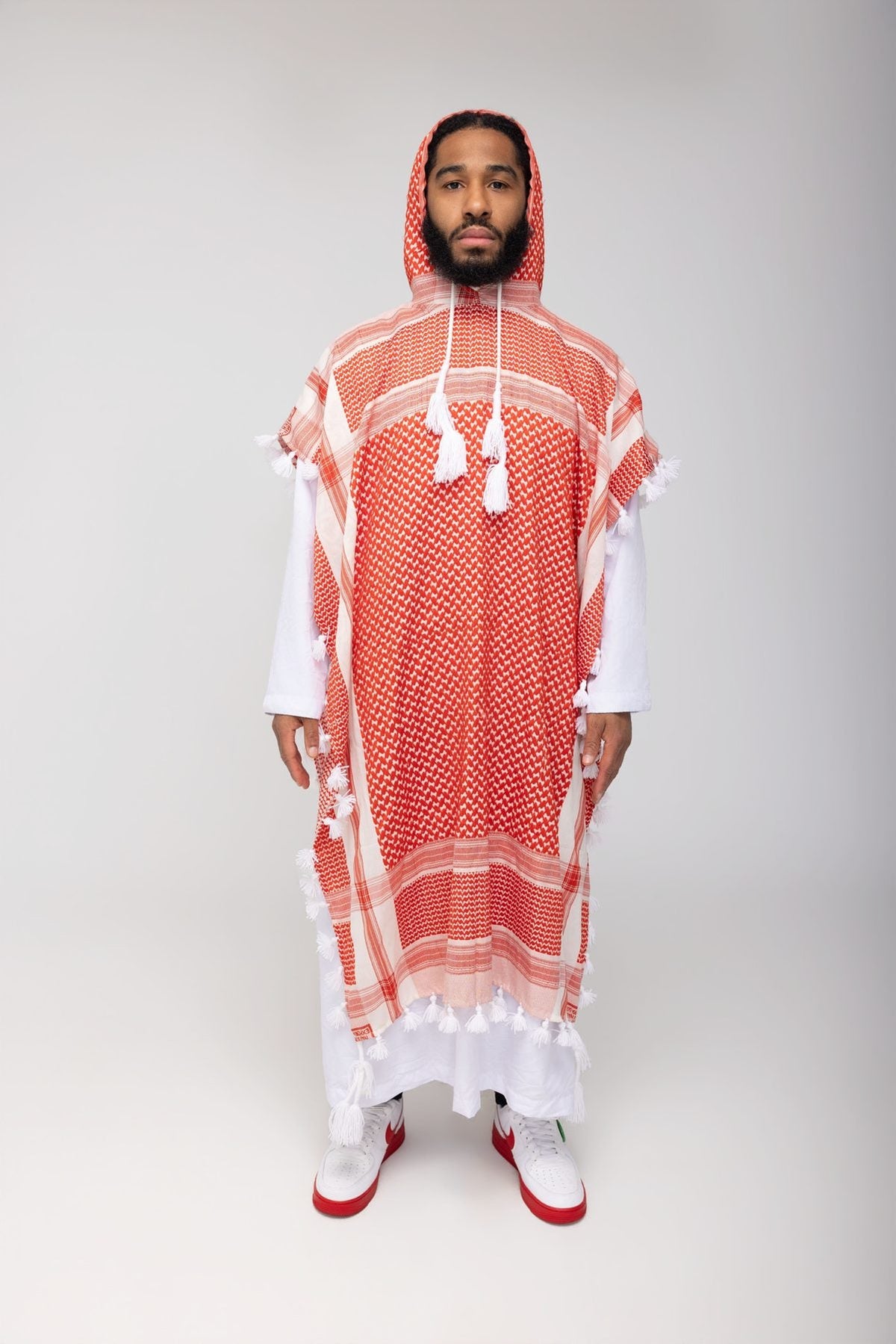 Keffiyeh Poncho Red model photo 1