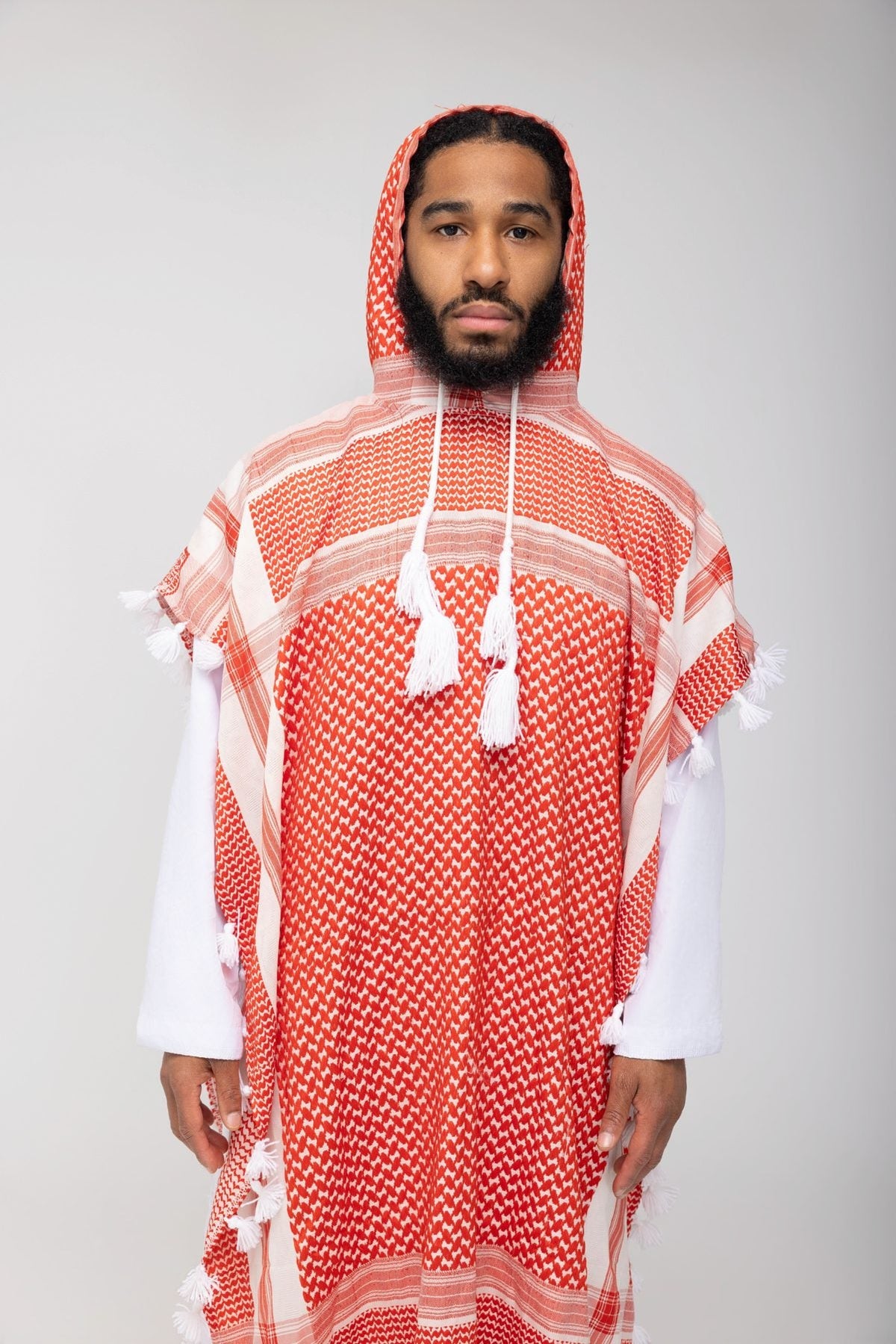 Keffiyeh Poncho Red model photo 2